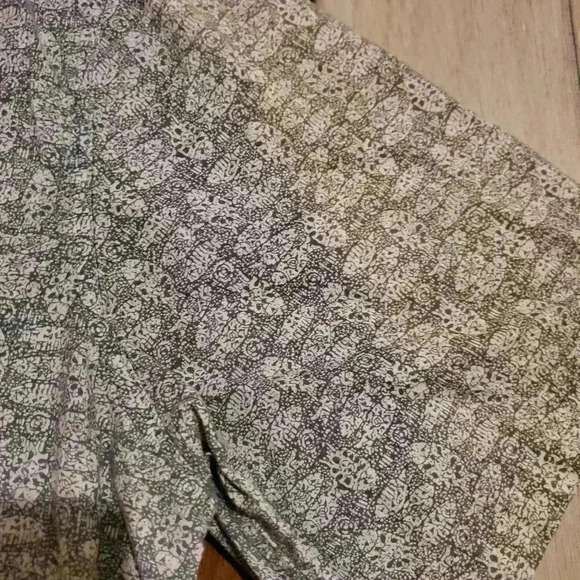 LL Bean Button Up Shirt Mens Large Blue Ombre Fish Short Sleeve Camp Hawaiian - Picture 4 of 6